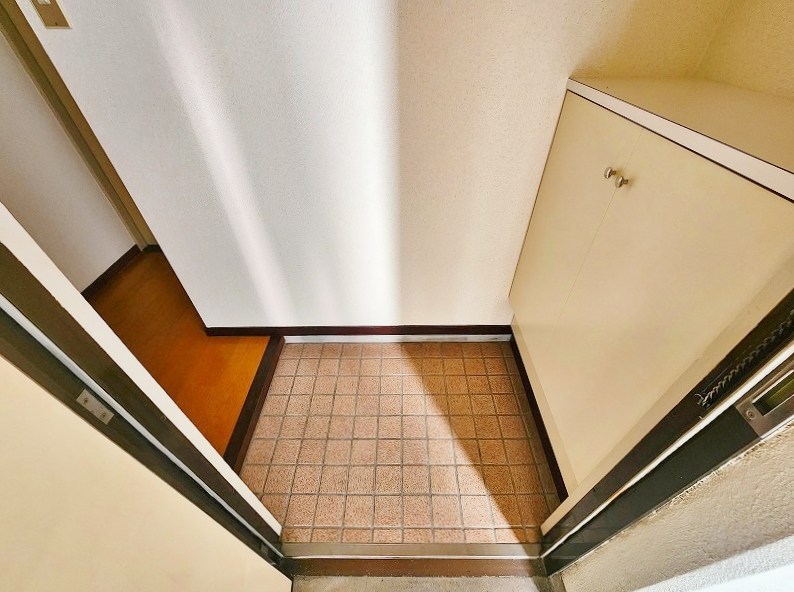 ファミールタカハシ第１ビル  玄関