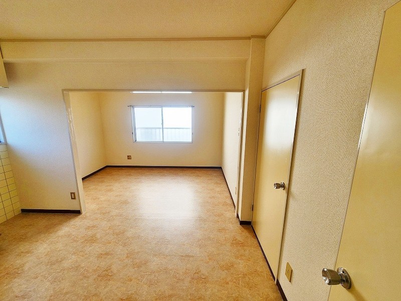 ファミールタカハシ第１ビル  リビング