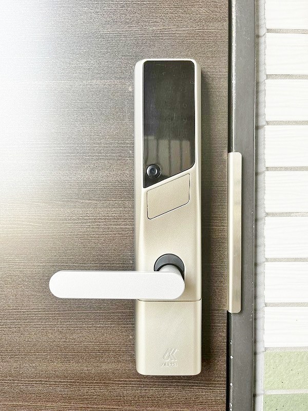 ギャラクシーヴィーラブライト  玄関