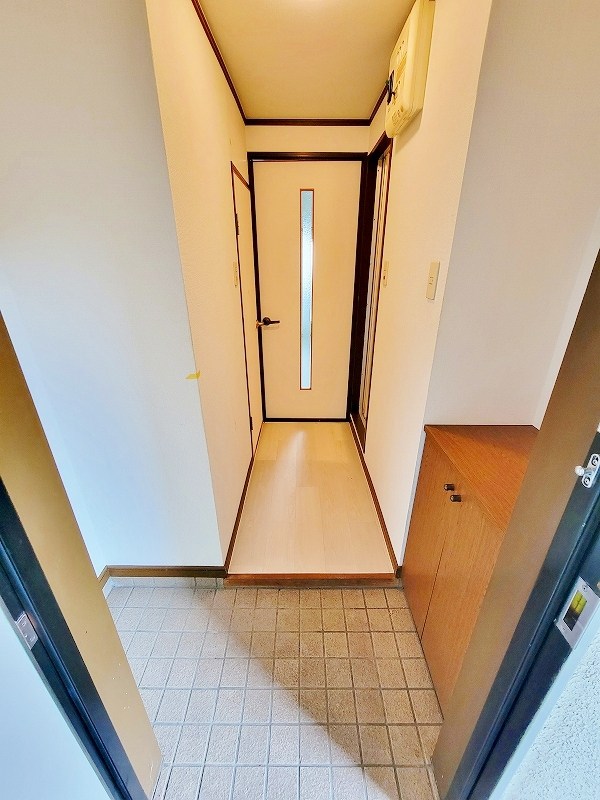 グランドアイ小倉 玄関