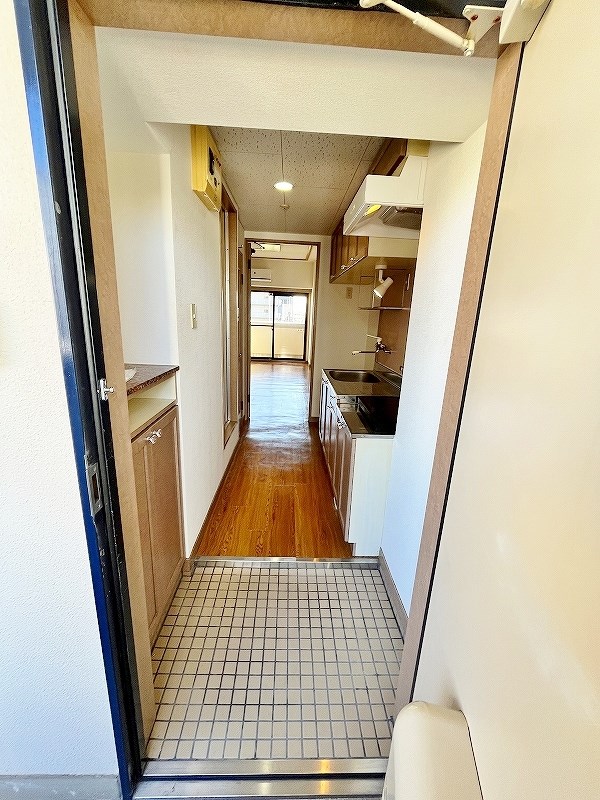 ウインズ三萩野  玄関