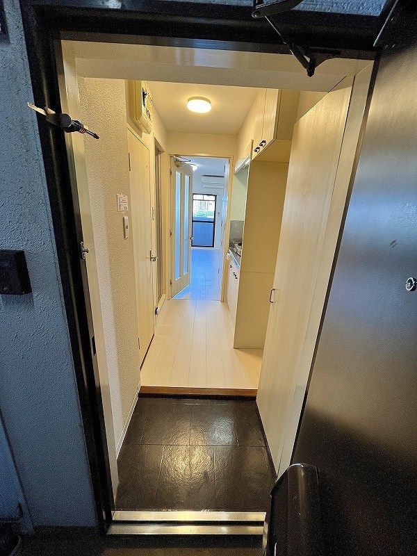 リファレンス南小倉 玄関