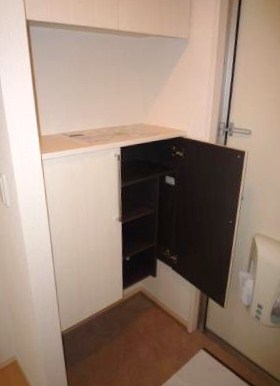 ウィステリア中吉田Ⅲ 玄関