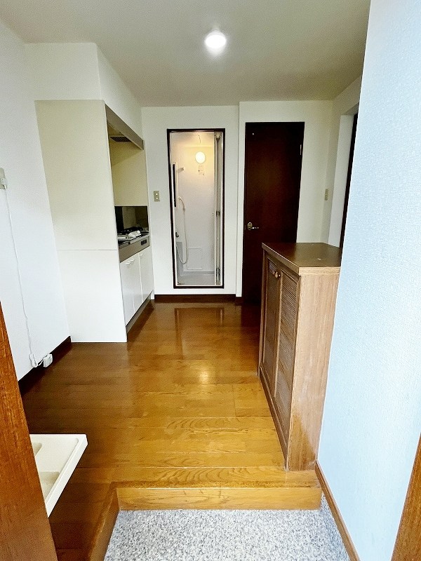 かでんハイツ 玄関