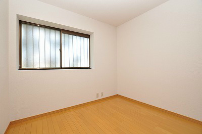 エルハイツ王子    ベッドルーム