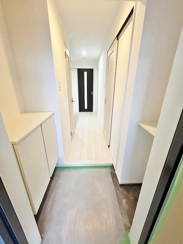 Brelia MIHAGINO (ブレリア三萩野) 玄関