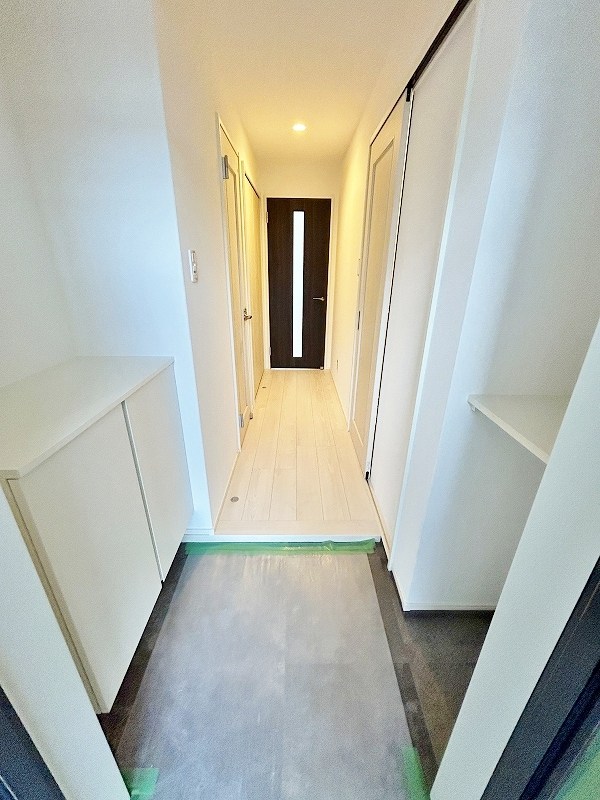 Brelia MIHAGINO (ブレリア三萩野) 玄関