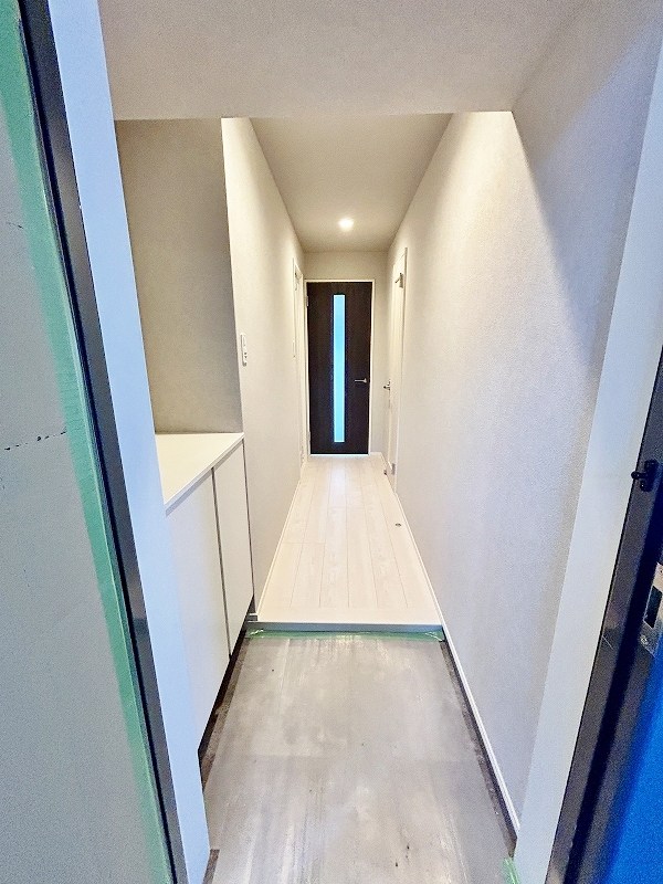 Brelia MIHAGINO (ブレリア三萩野) 玄関