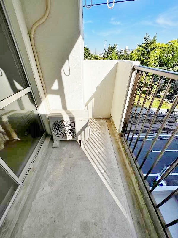 ホワイトパレス北九大前 ベランダ