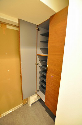 メゾン・ド・プレシューズ 玄関