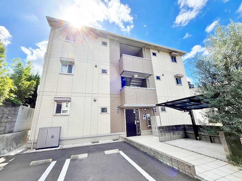 ラウンドシティ足原  102号室 外観