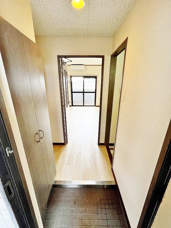 ロイヤルセンターＢＬＤ  玄関