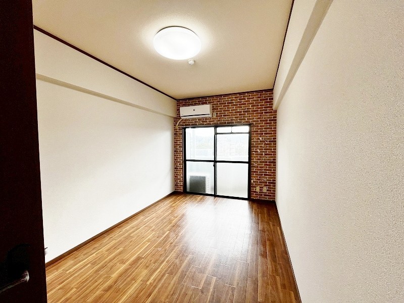 シヨン北九大前 リビング