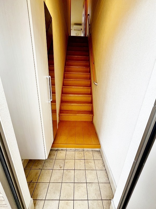 ウエスト　アヴェニュー　A棟 玄関