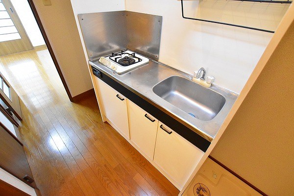 ヴァリーゴールド足立 キッチン