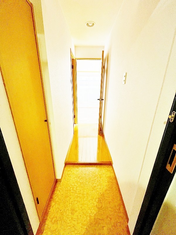 アヴィニール吉野 玄関