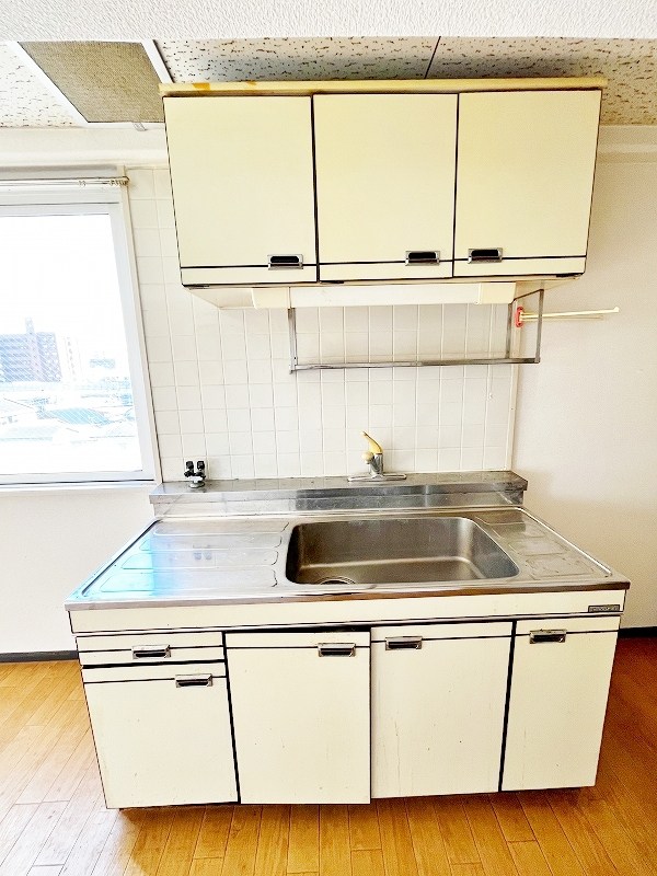 司城ビル キッチン