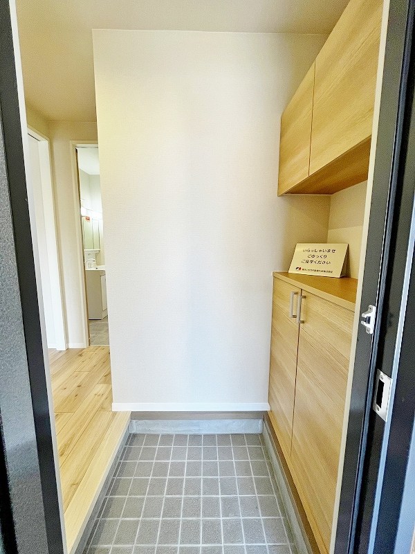 リバービュー　Ｂ棟  玄関