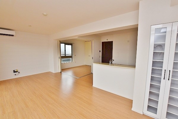 モアプラス日明エントラーダ リビング