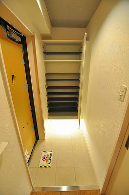 アルティザ小倉 玄関