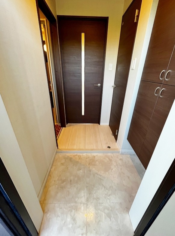 Advance Court Nakai（アドヴァンスコート中井） 玄関