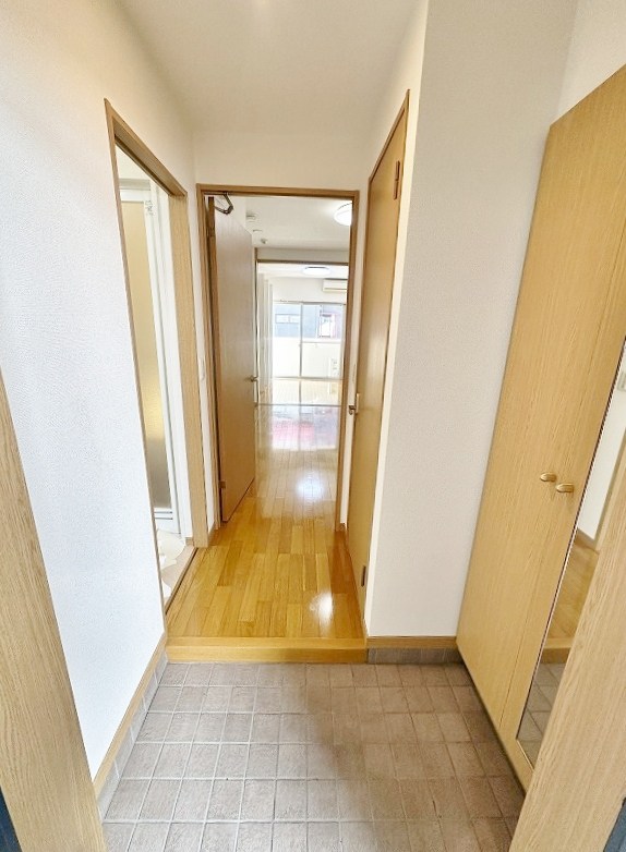 ラクーレⅤ片野 玄関