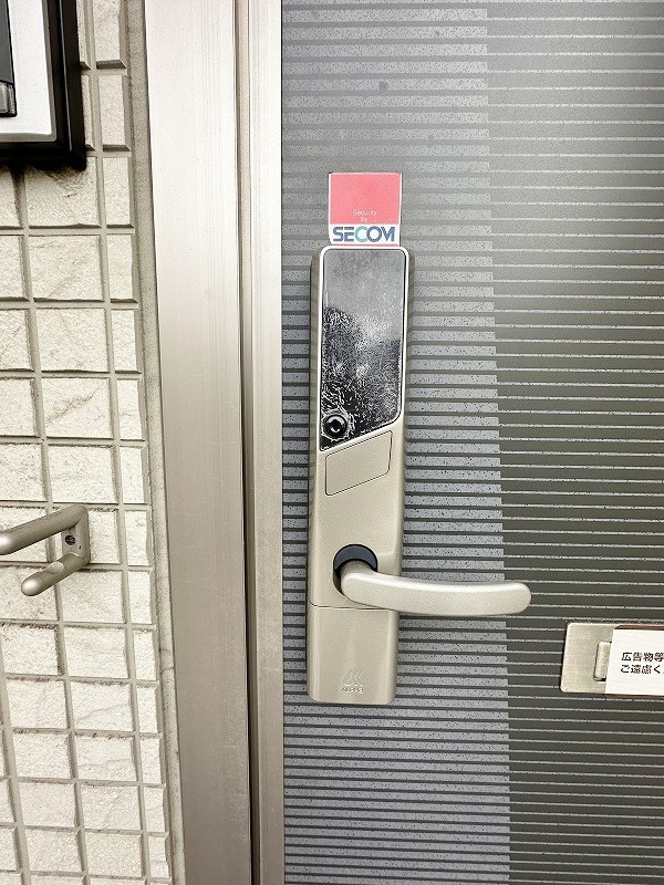 アッサンブレＳ 玄関