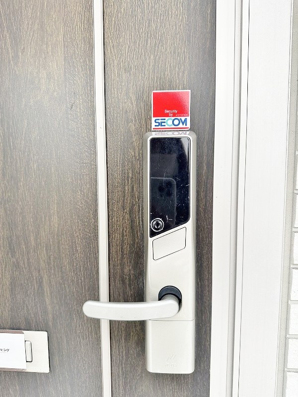 メゾンプランタニエールキャトル 玄関