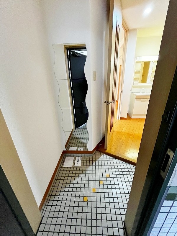 ユーフォリウム・マタマ 玄関