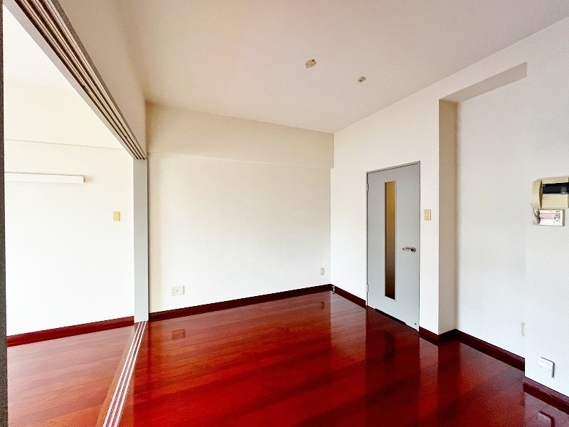 ＨＩＴ ＳＵＮＡＴＳＵ Ｂ.Ｌ.Ｄ（ヒット砂津ビル） リビング