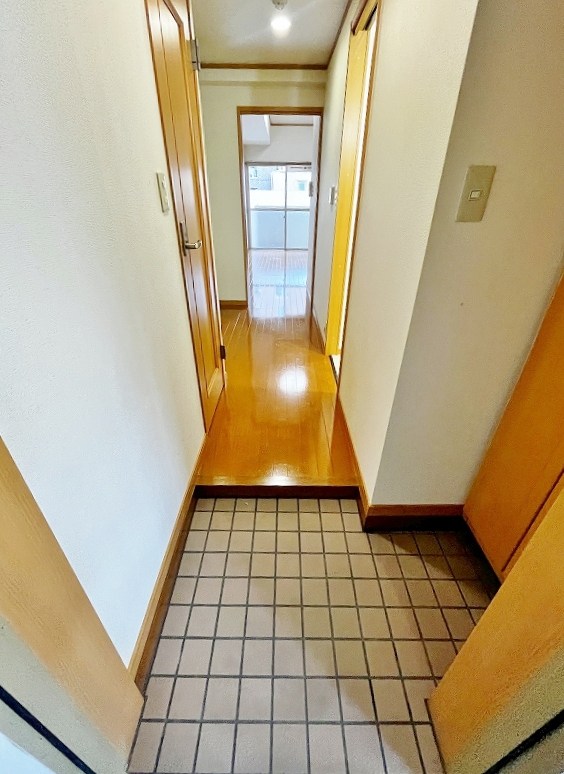 セトルイン鳳 玄関