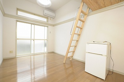 レオパレスKUMAMOTO  リビング