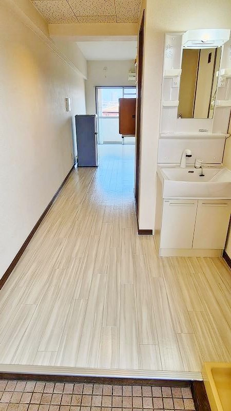 サンシティ日明 玄関