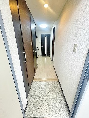 Blane nolre（ブランノワール） 玄関