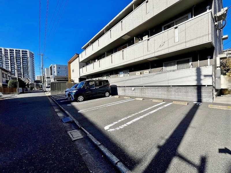 クラポンテＭⅢ 駐車場