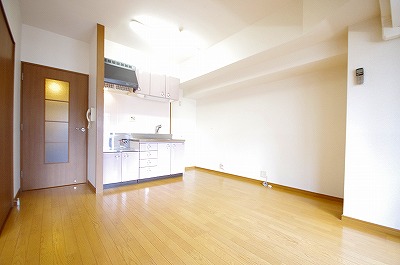 オールセインツ リビング