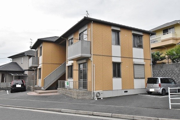 エクレールメゾン湯川 202号室 外観