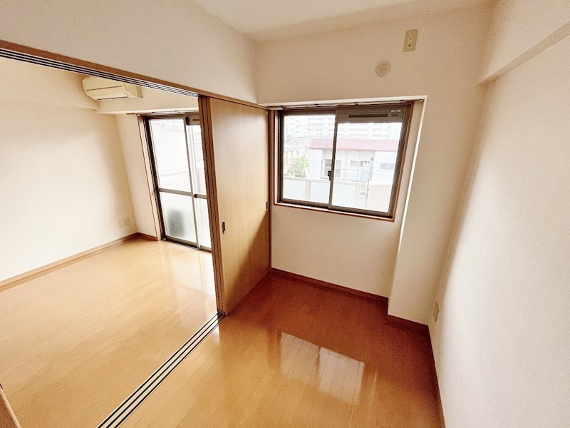 出屋敷館 ベッドルーム