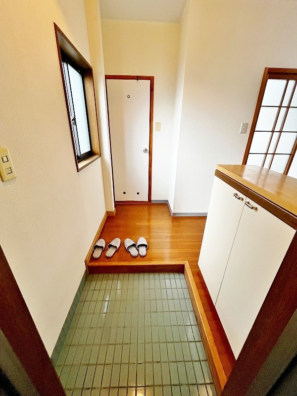 コンフォート湯川 玄関