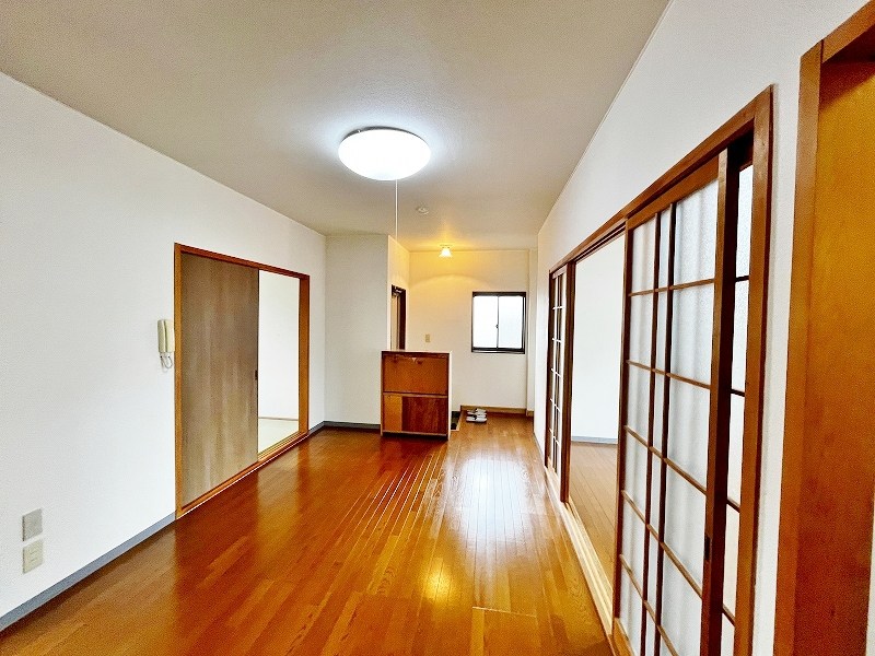 コンフォート湯川 リビング