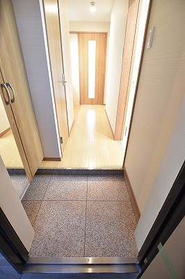 ラグーナ田原新町 玄関