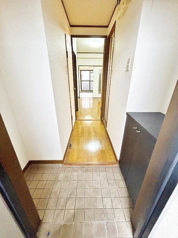 グランドアイ小倉 玄関