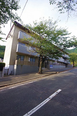 ドムス安部山 203号室 外観