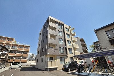 エルティアラ上富野 502号室 外観