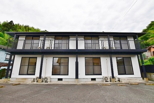 ヴェルヌーブ・ケイ 102号室 外観