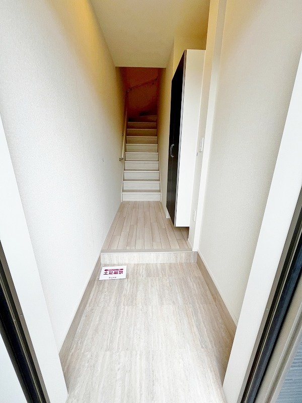 アジャート 玄関