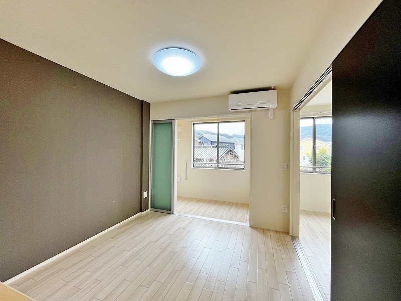 アジャート リビング