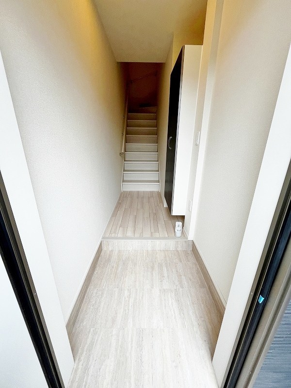 アジャート 玄関