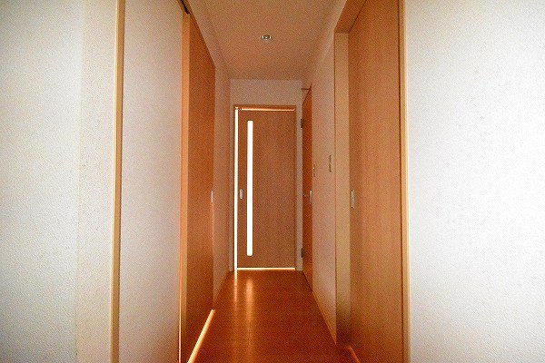 クラヴィエ赤坂Ａ 玄関