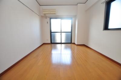 ＲＯＹＡＬ　ＰＡＬＡＣＥ（ロイヤルパレス) リビング